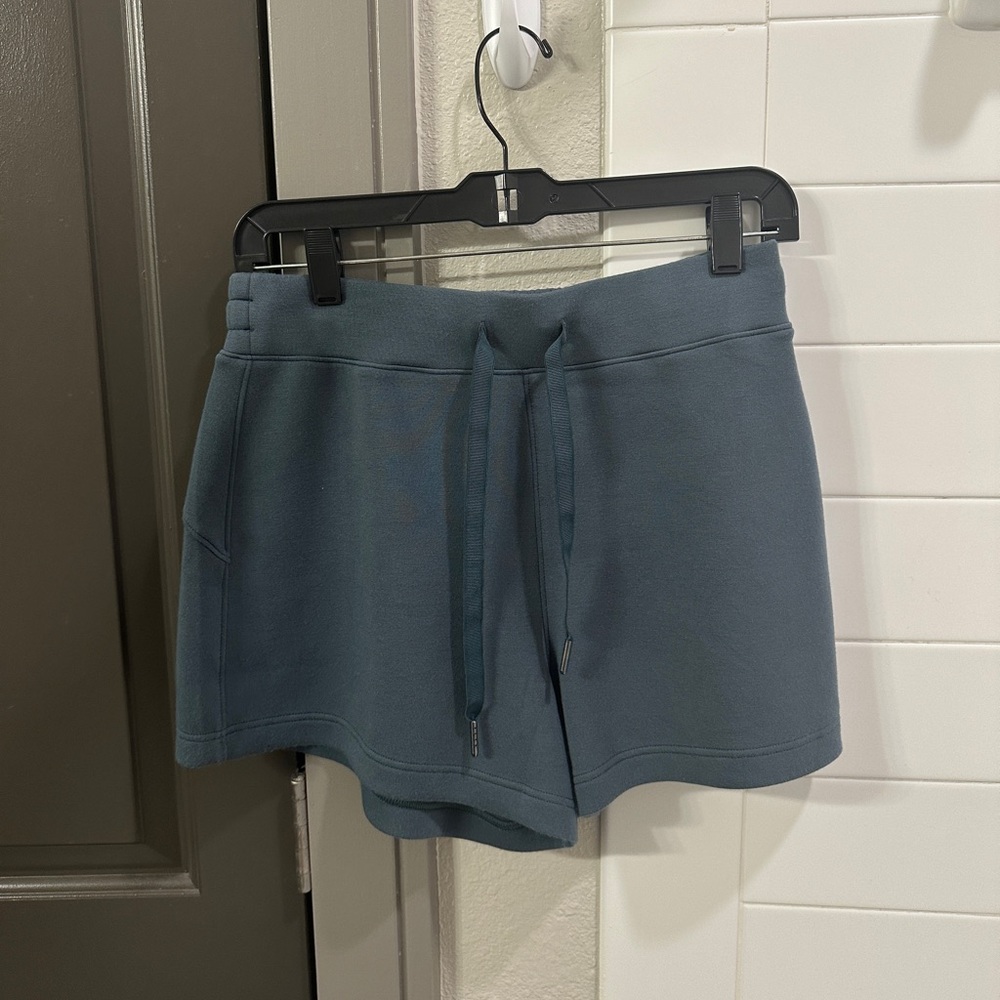 SPANX Air Essentials Short Size M